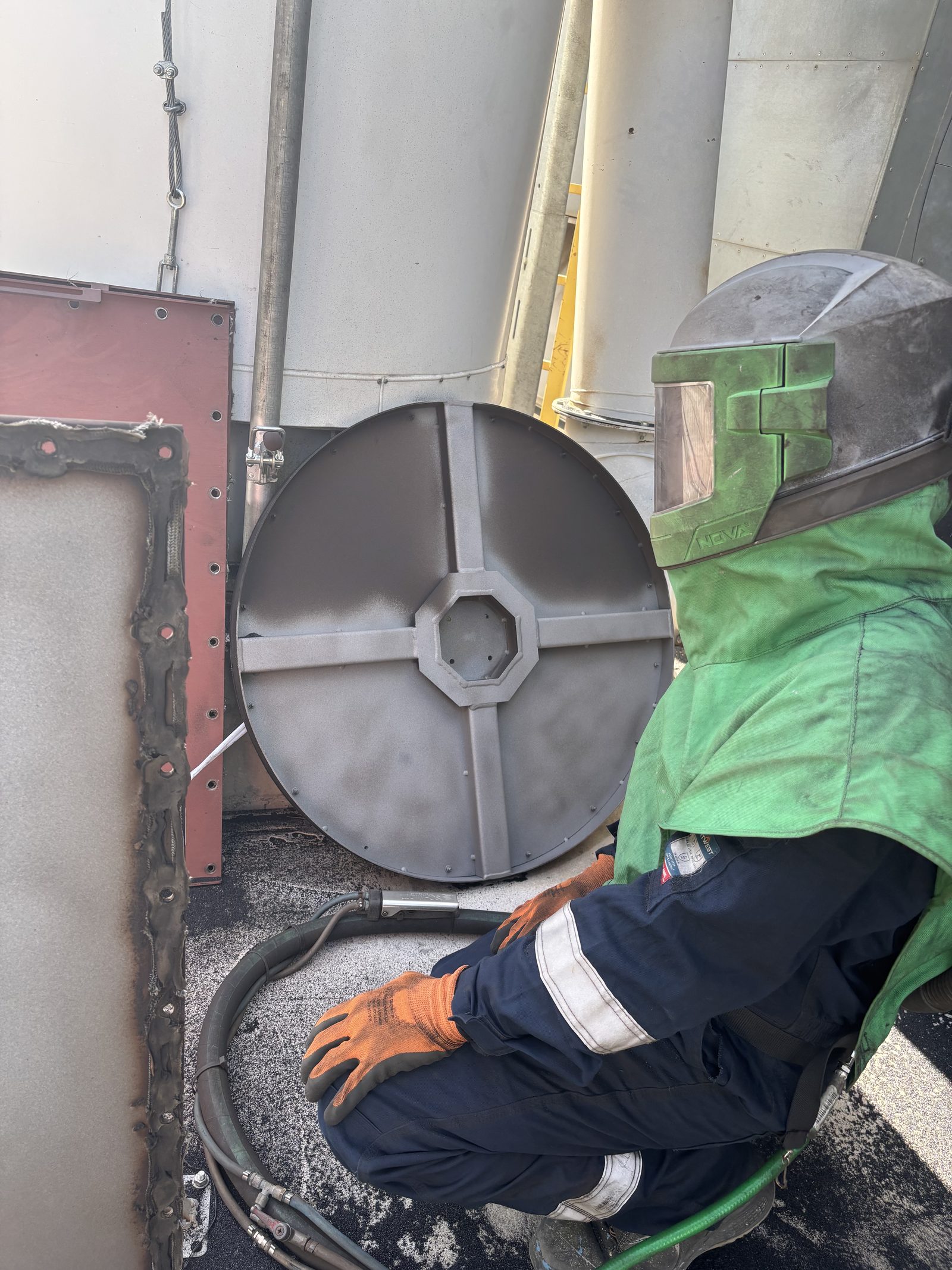 ניקוי אברזיבי והכנת שטח - Shot Blasting לפני צביעה